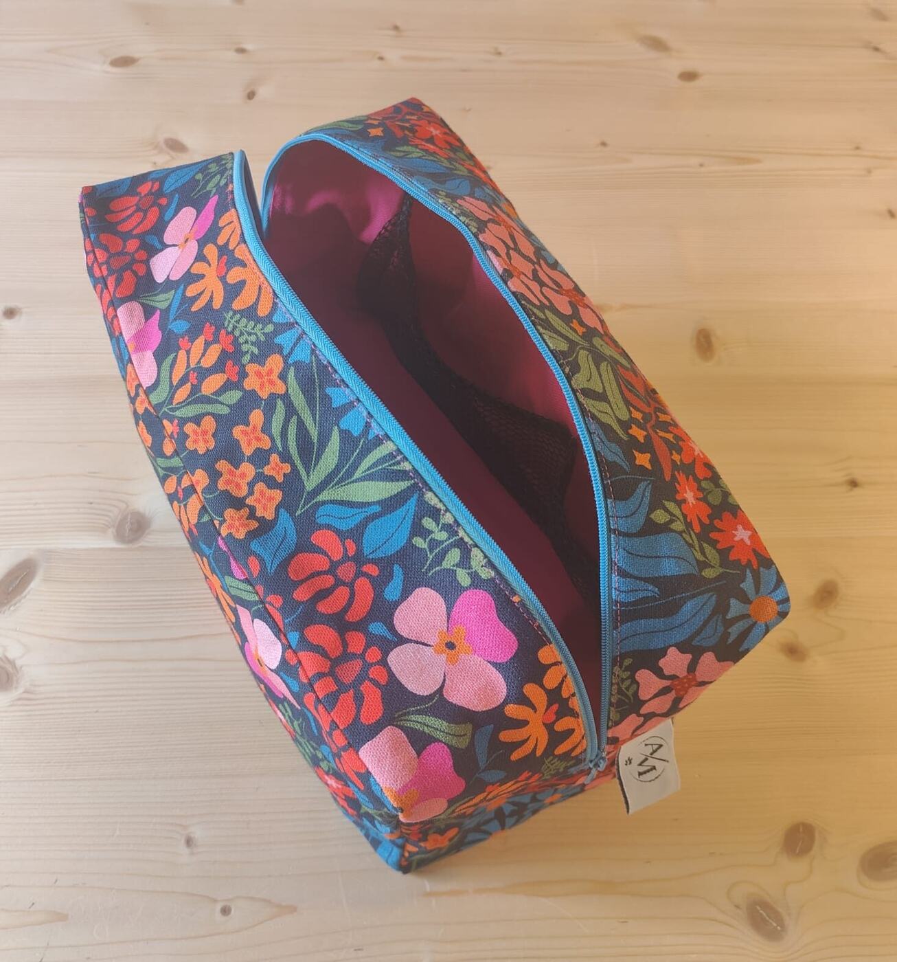 Trousse de toilette zippée en tissu à fleurs, doublure rose